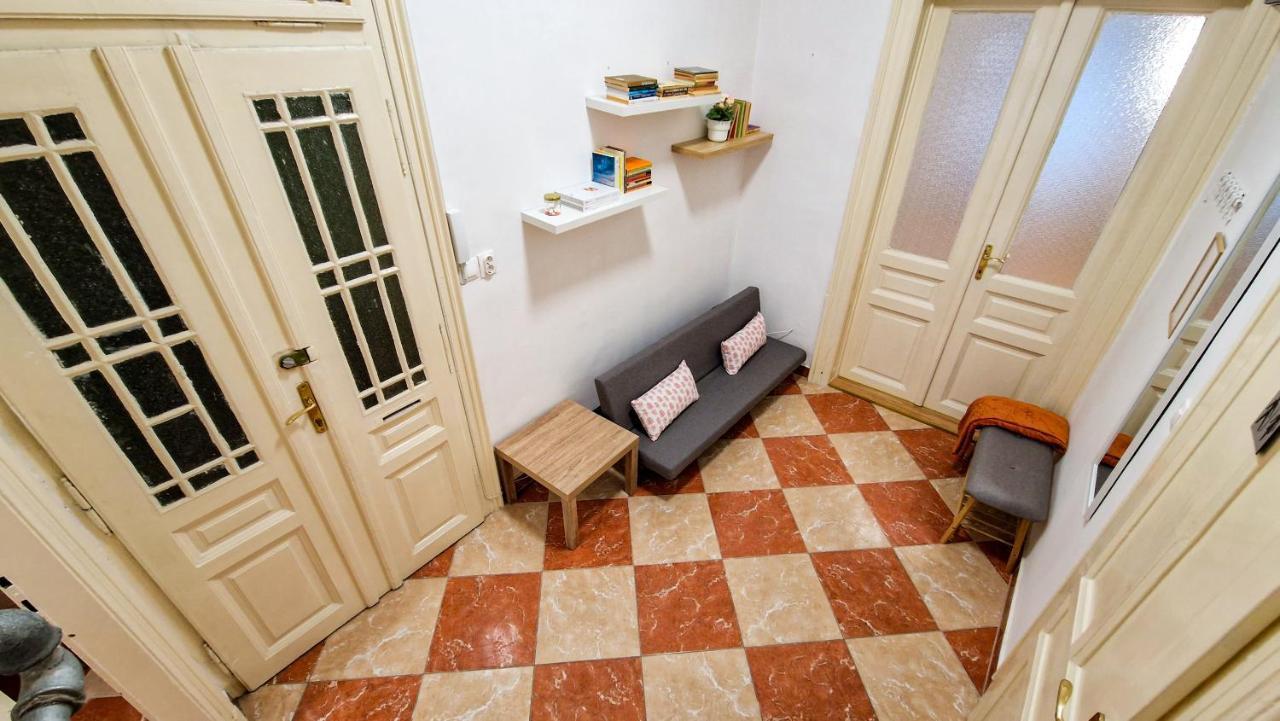 Pearl Apartman Apartment เยอร์ ภายนอก รูปภาพ