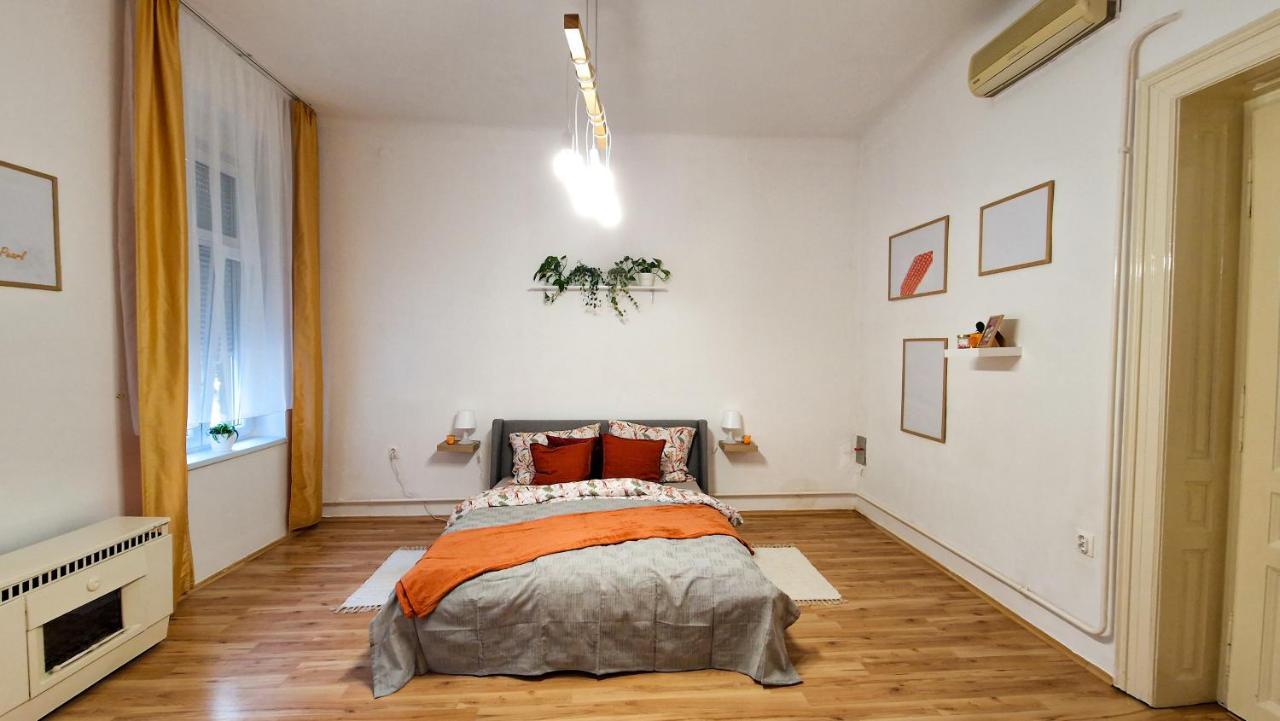Pearl Apartman Apartment เยอร์ ภายนอก รูปภาพ